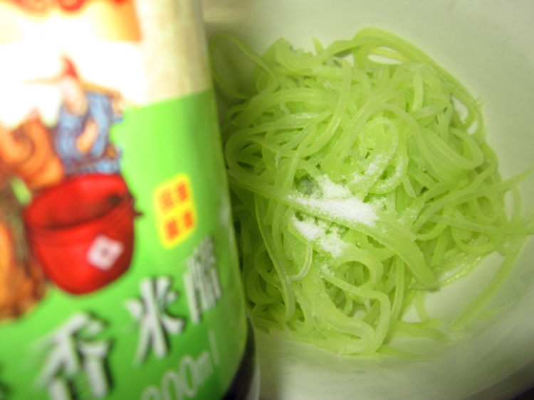 花生莴笋丝步骤6
