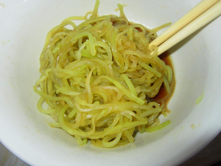 花生莴笋丝步骤9