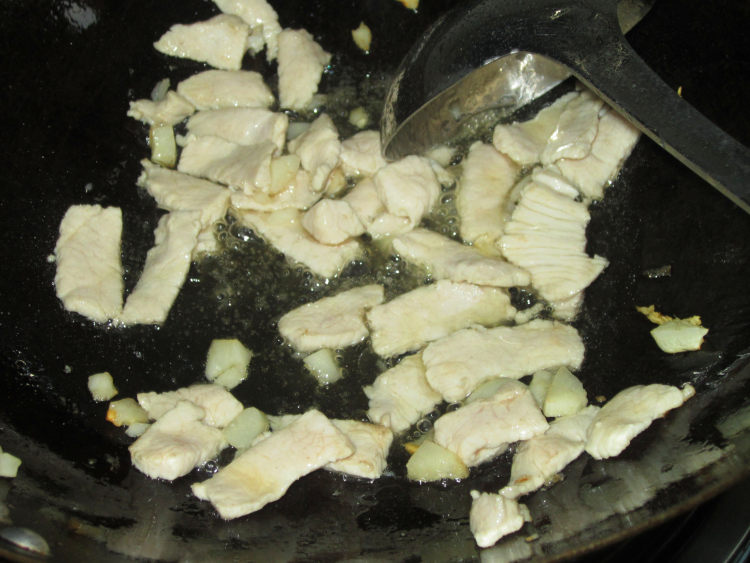 蚝油莴笋肉片步骤6