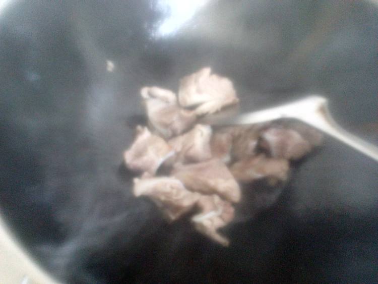 莴笋烧软骨步骤4