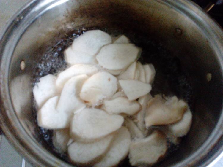 蚝油莴笋杏鲍菇炒肉步骤4