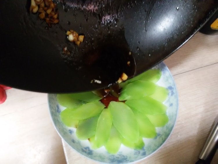 凉拌莴笋片步骤8