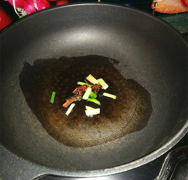 蹄膀莴笋煲步骤8