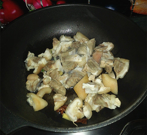 蹄膀莴笋煲步骤9