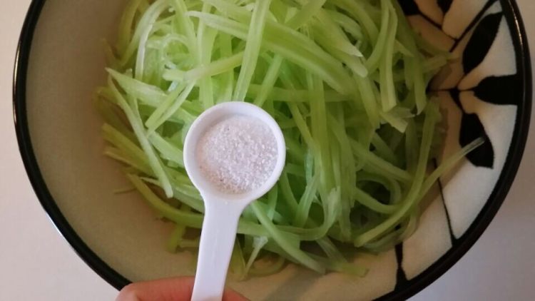 爽口莴笋丝步骤4
