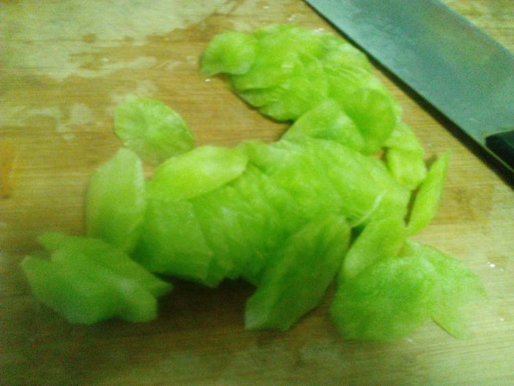 莴笋山药炒肉片步骤1