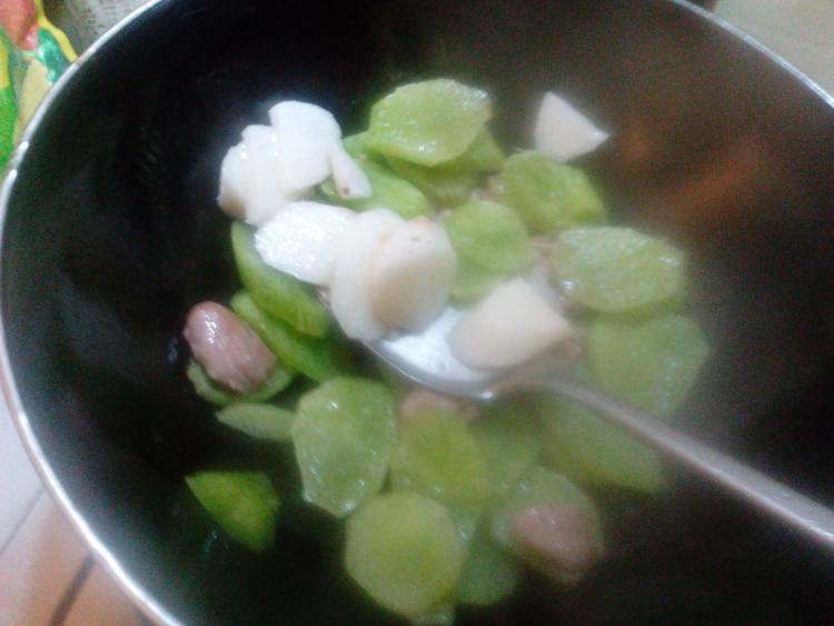莴笋山药炒肉片步骤7