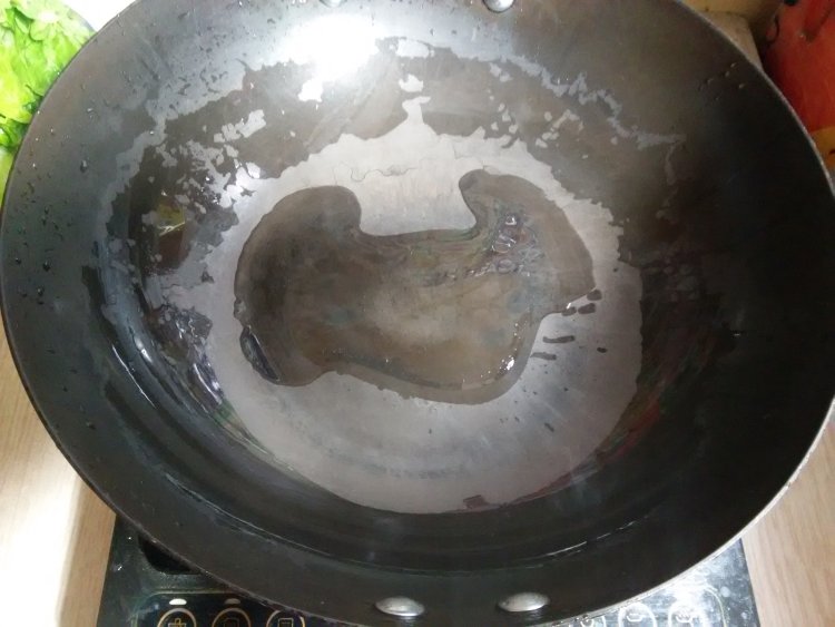 莴笋炒洋葱步骤3