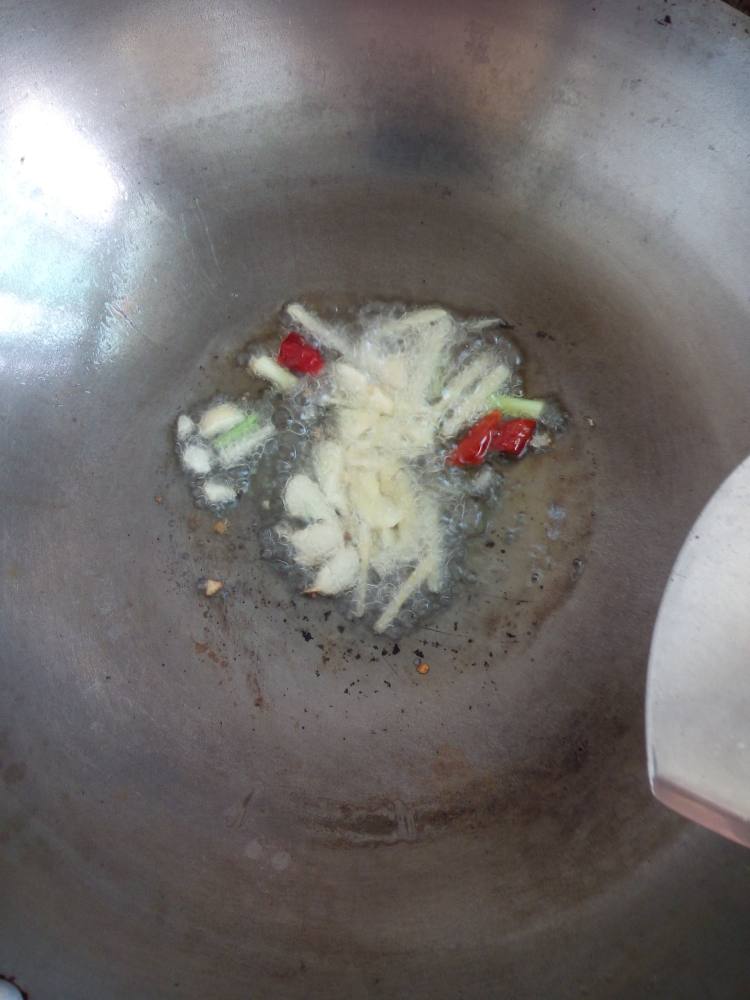 五花肉炒莴笋胡萝卜木步骤4
