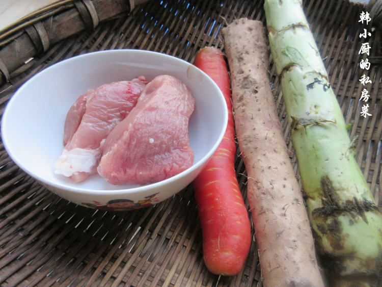 三色肉丁步骤1
