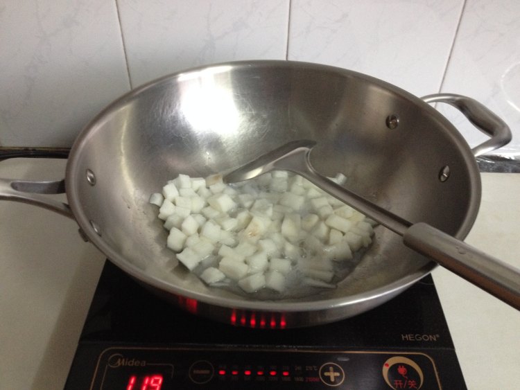 炸肉丁炒时蔬步骤5