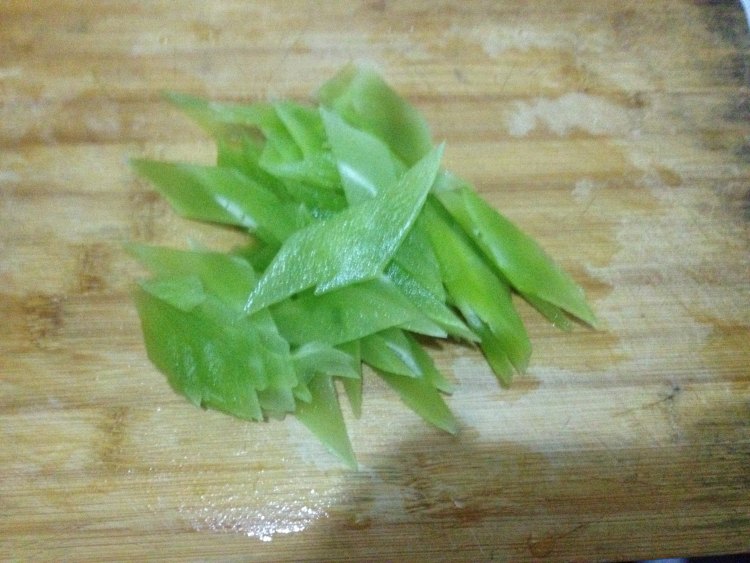 莴笋炒胡萝卜步骤1