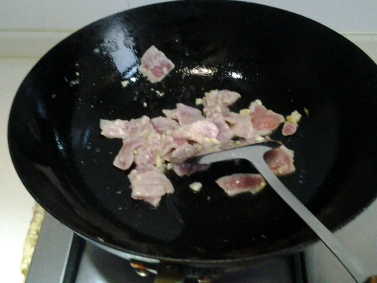 肉片莴笋炒鸡蛋步骤4