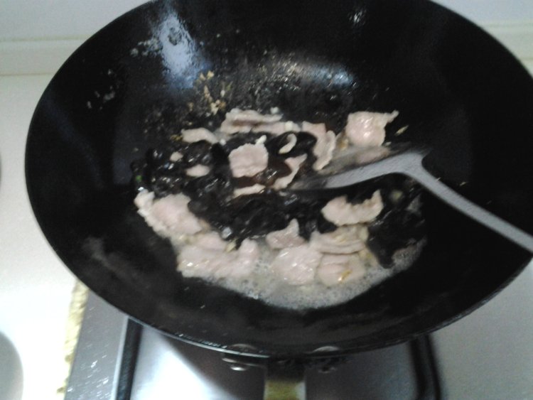 肉片莴笋炒鸡蛋步骤5