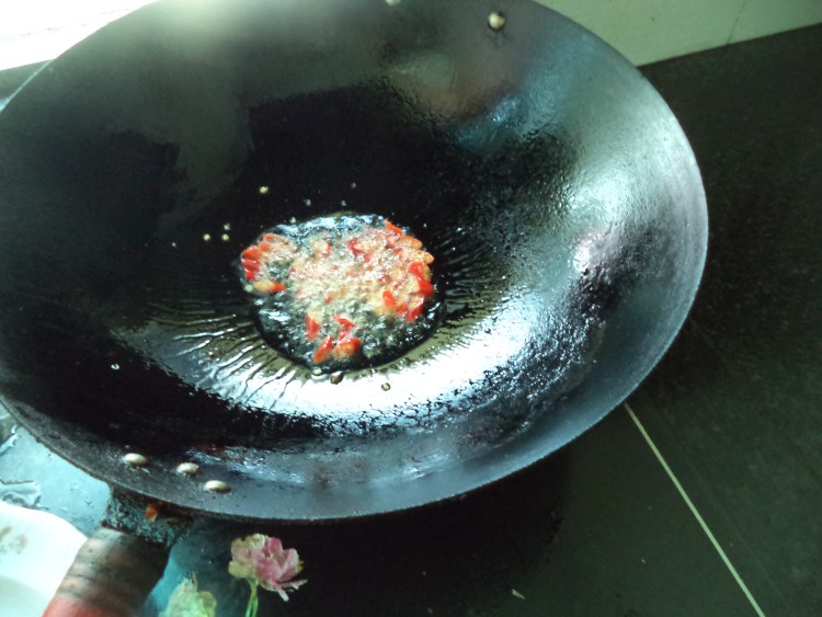 野天椒莴笋片炒肉步骤3