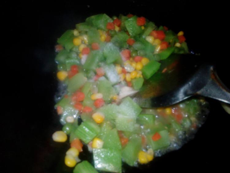炒莴笋丁步骤8