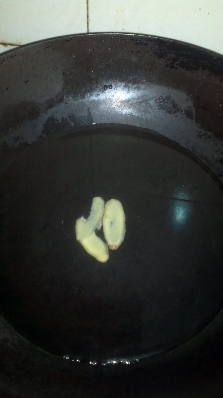 莴笋肉片汤步骤3