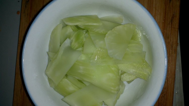 莴笋肉片汤步骤2