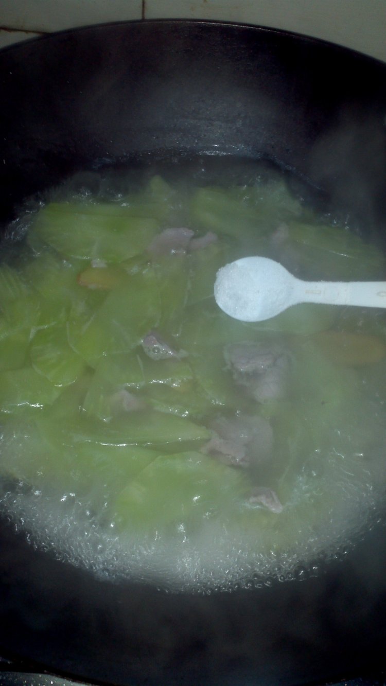 莴笋肉片汤步骤6