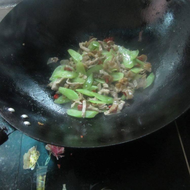 木耳莴笋肉丝步骤9