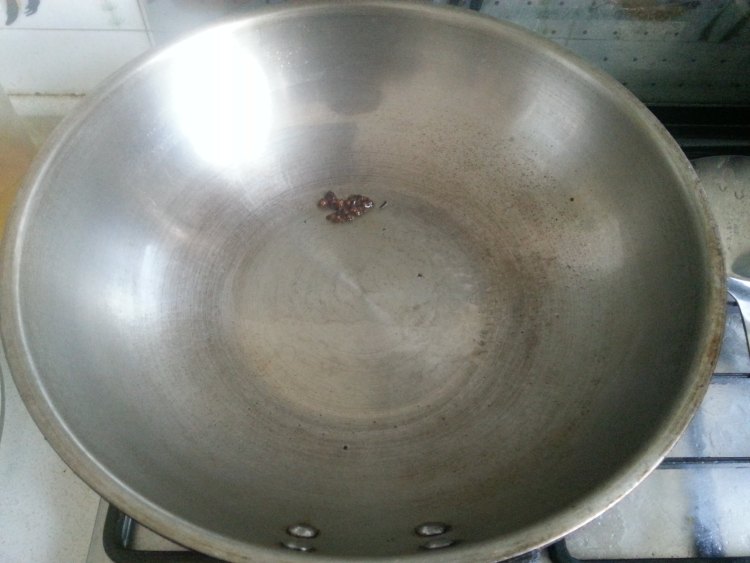 莴笋炒五花肉片步骤4