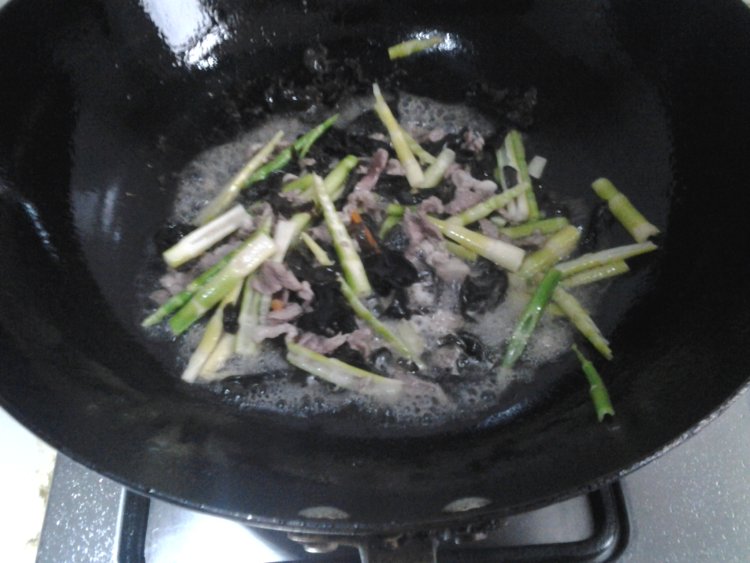 肉丝炒杂蔬步骤5