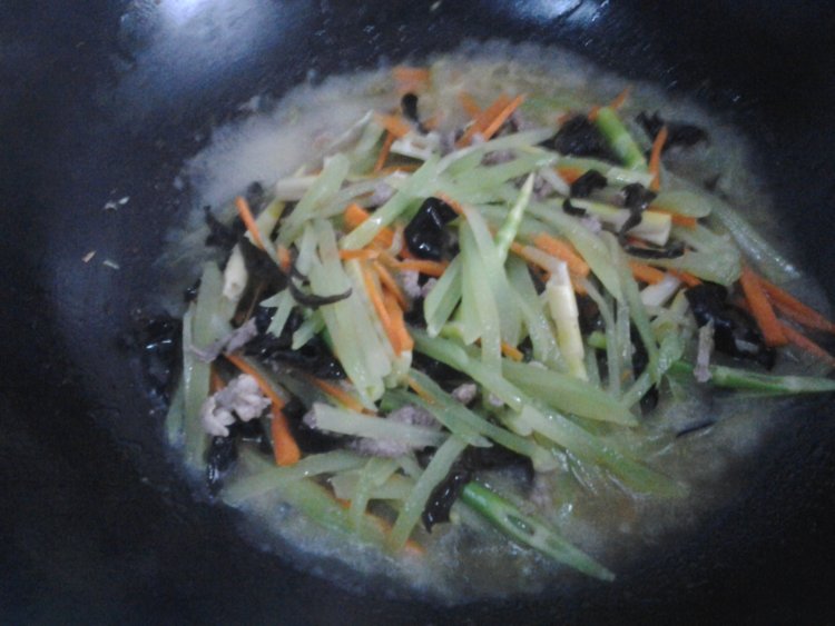 肉丝炒杂蔬步骤7