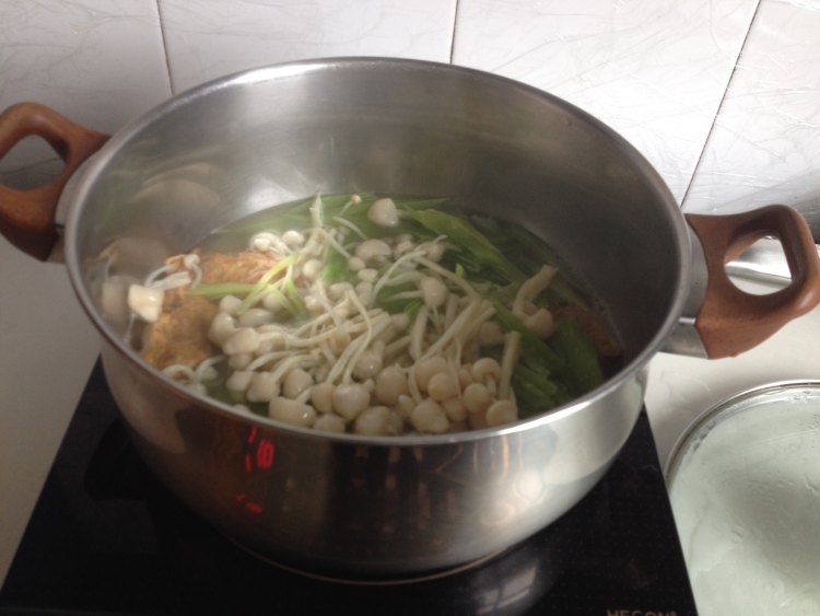 鲜蘑蛋饺汤步骤4