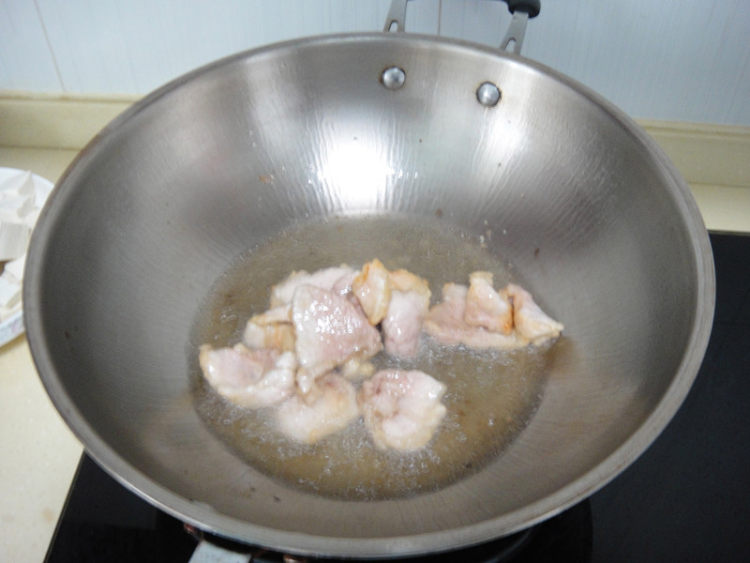 莴笋黑木耳炒肉片步骤5