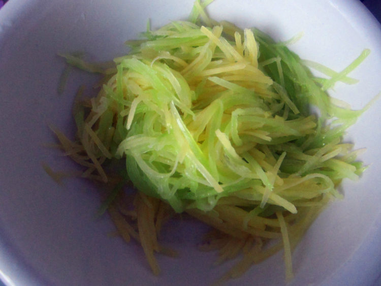 麻辣莴笋土豆丝步骤4