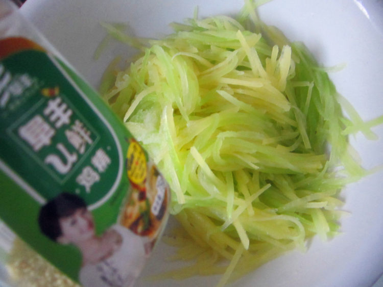 麻辣莴笋土豆丝步骤8