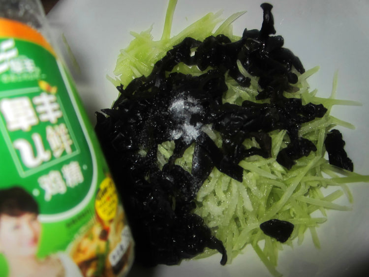 莴笋木耳丝步骤9