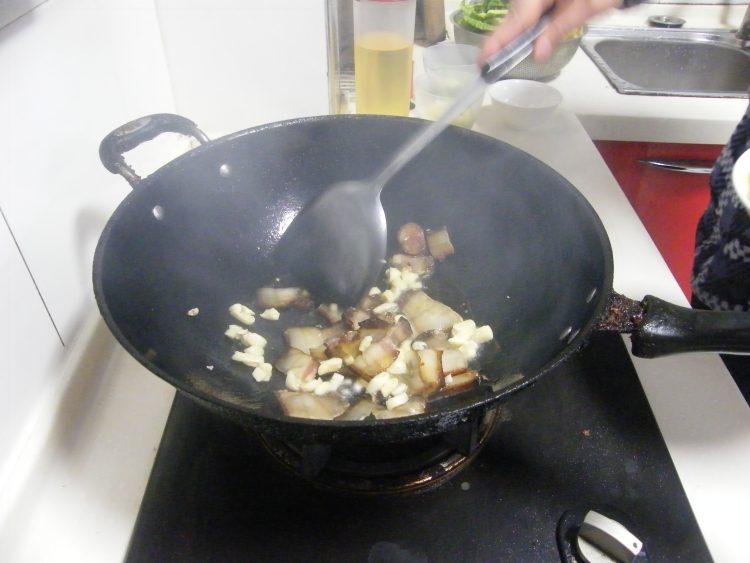 莴笋焖肉步骤8