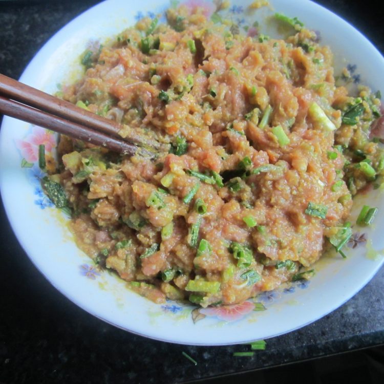 莴笋瘦肉煎饺步骤6