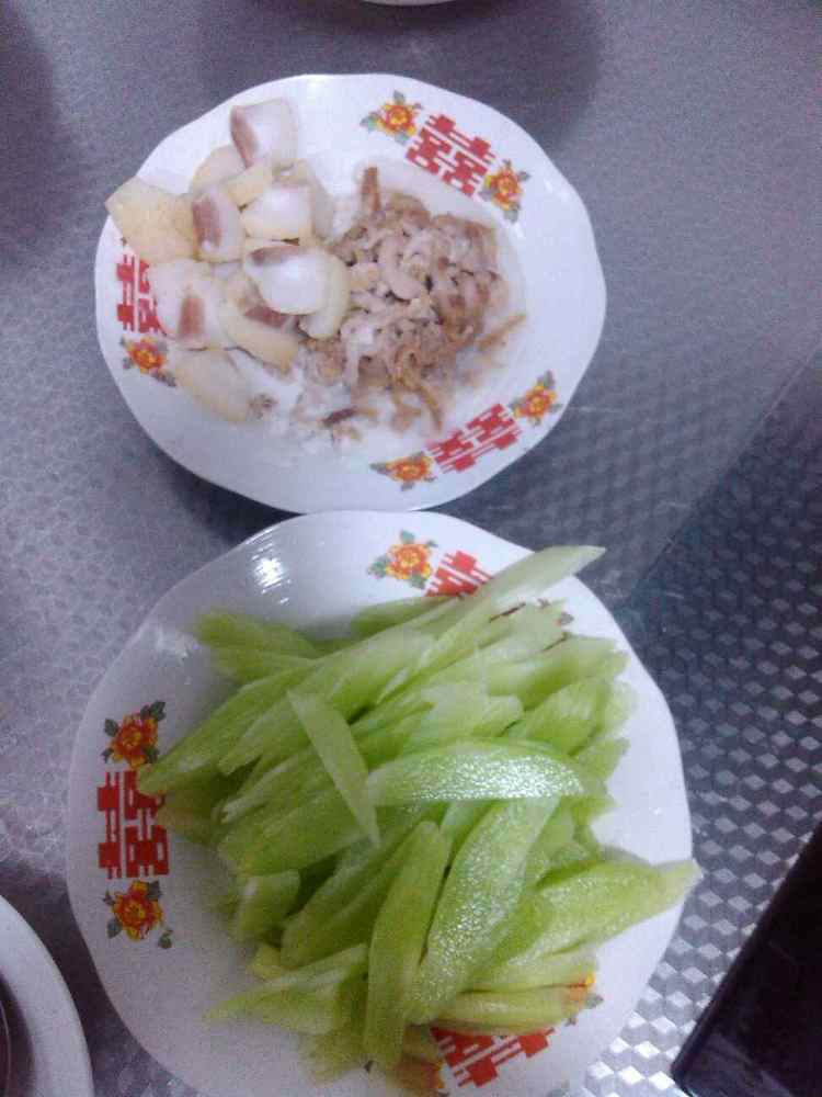 肉丝莴笋片步骤1