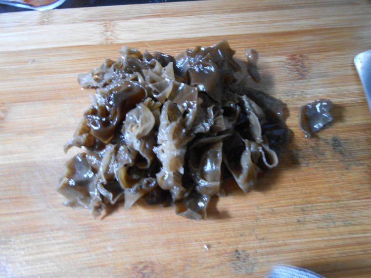 虾仁炒三丝步骤2
