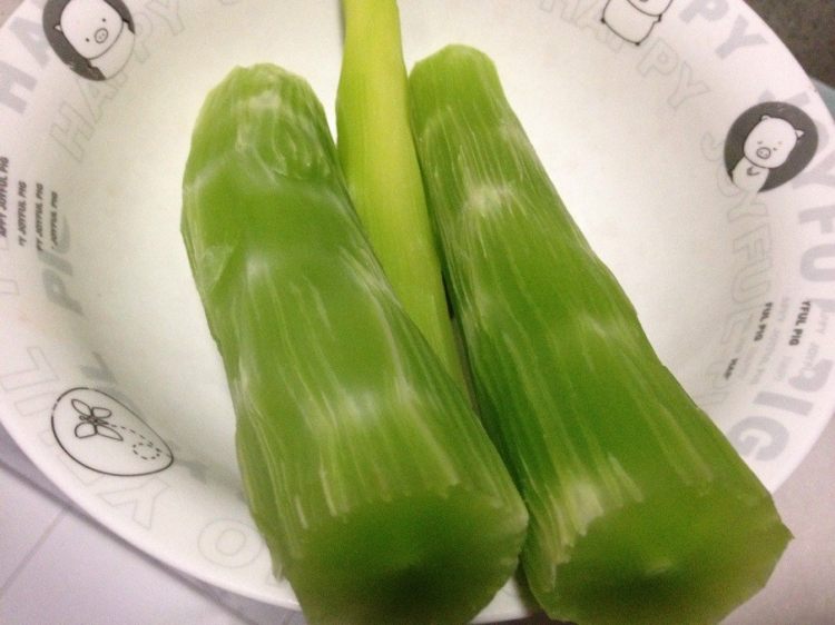 木耳炒莴笋步骤1