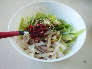 莴笋拌肉皮步骤6