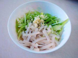 莴笋拌肉皮步骤3