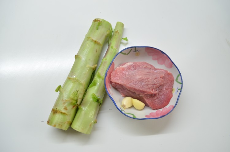 莴笋丝炒瘦肉步骤1