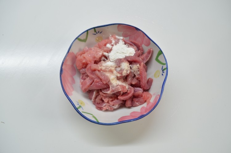莴笋丝炒瘦肉步骤2