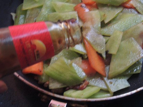 胡萝卜莴笋炒里脊肉片步骤8