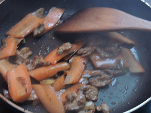 胡萝卜莴笋炒里脊肉片步骤6