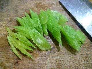 香菇莴笋炒肉片步骤3