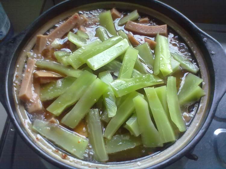 砂锅莴笋午餐肉步骤6
