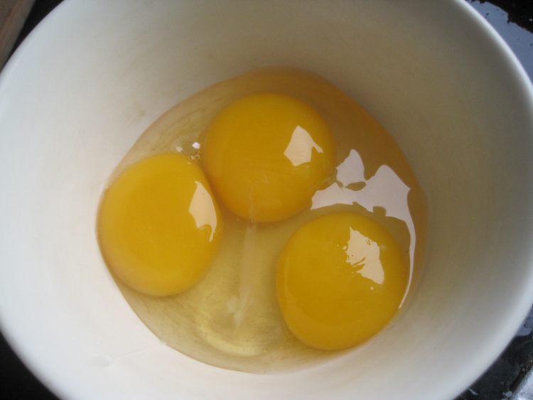 鸡蛋莴笋丝步骤2