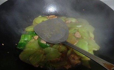 莴苣炒肉步骤5