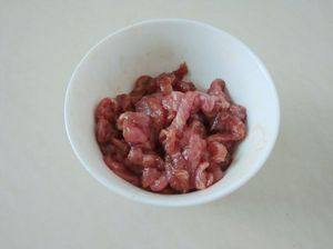 三丝炒肉步骤2