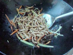 三丝炒肉步骤9