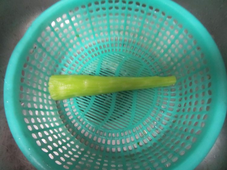 莴笋蘑菇蛋汤步骤2
